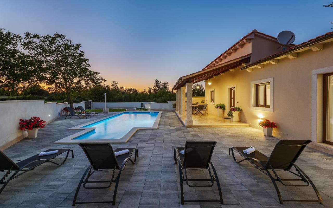 Villa Desapemani Žminj Esterno foto