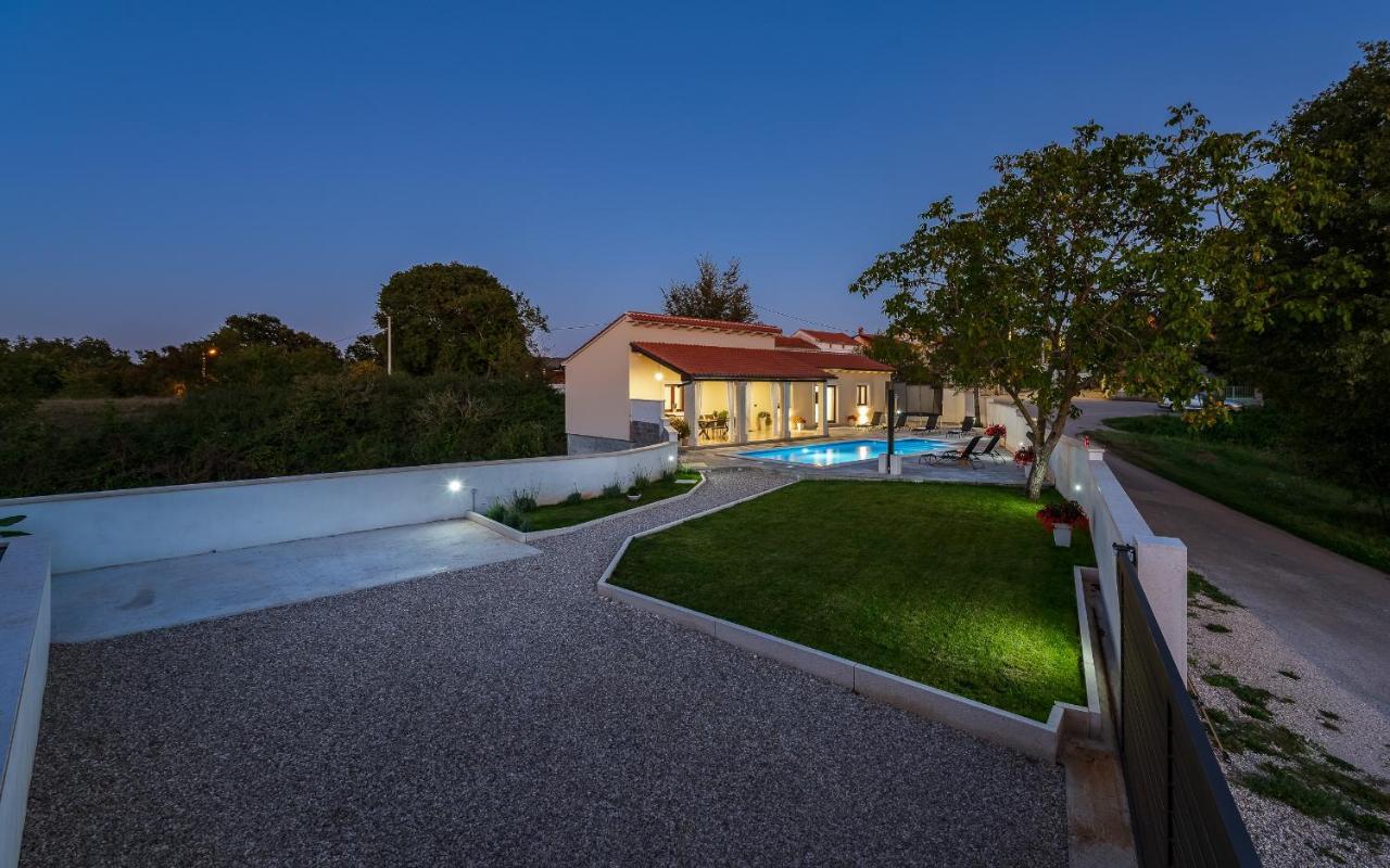 Villa Desapemani Žminj Esterno foto