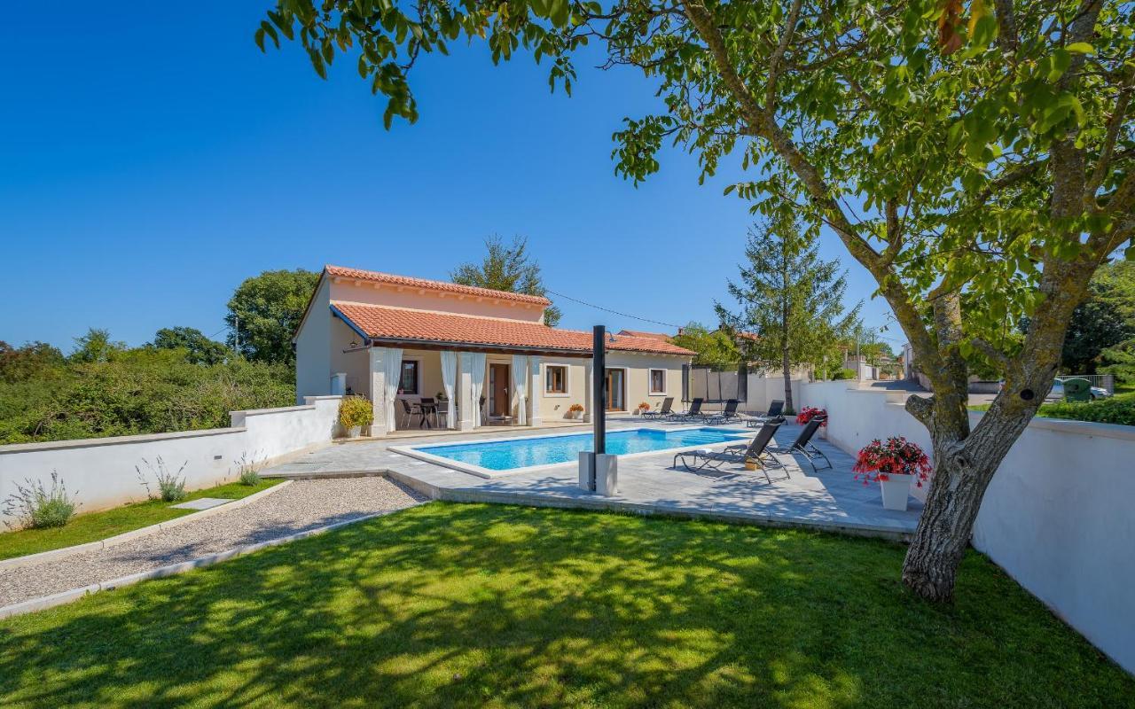 Villa Desapemani Žminj Esterno foto