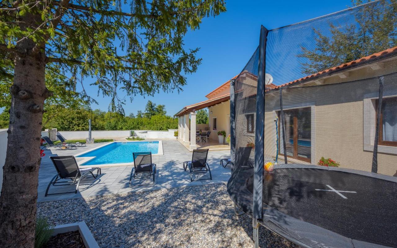 Villa Desapemani Žminj Esterno foto